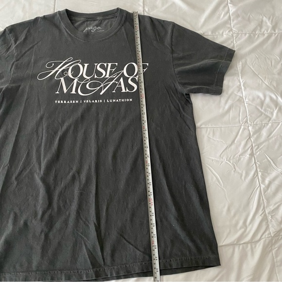 House of Mass Graphic Tee - Picture 6 of 12